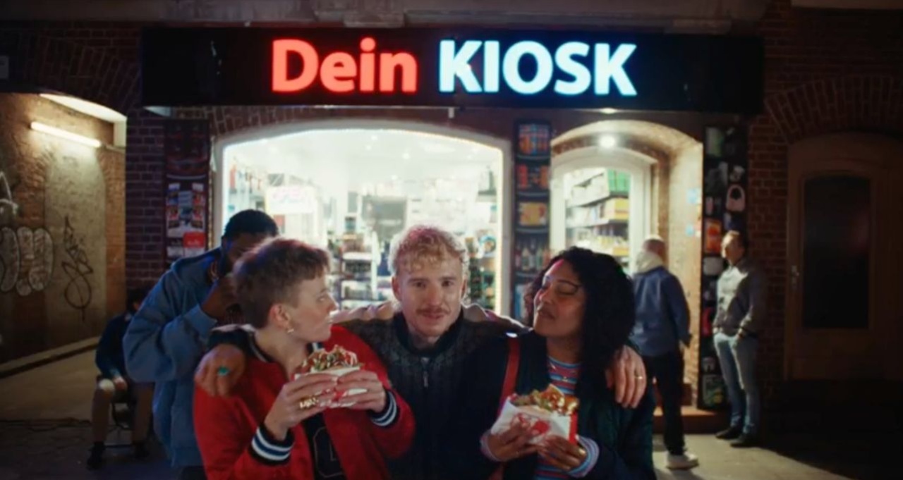 Alles nur geklaut: So selbstironisch trommelt KFC für eine neue Döner ...